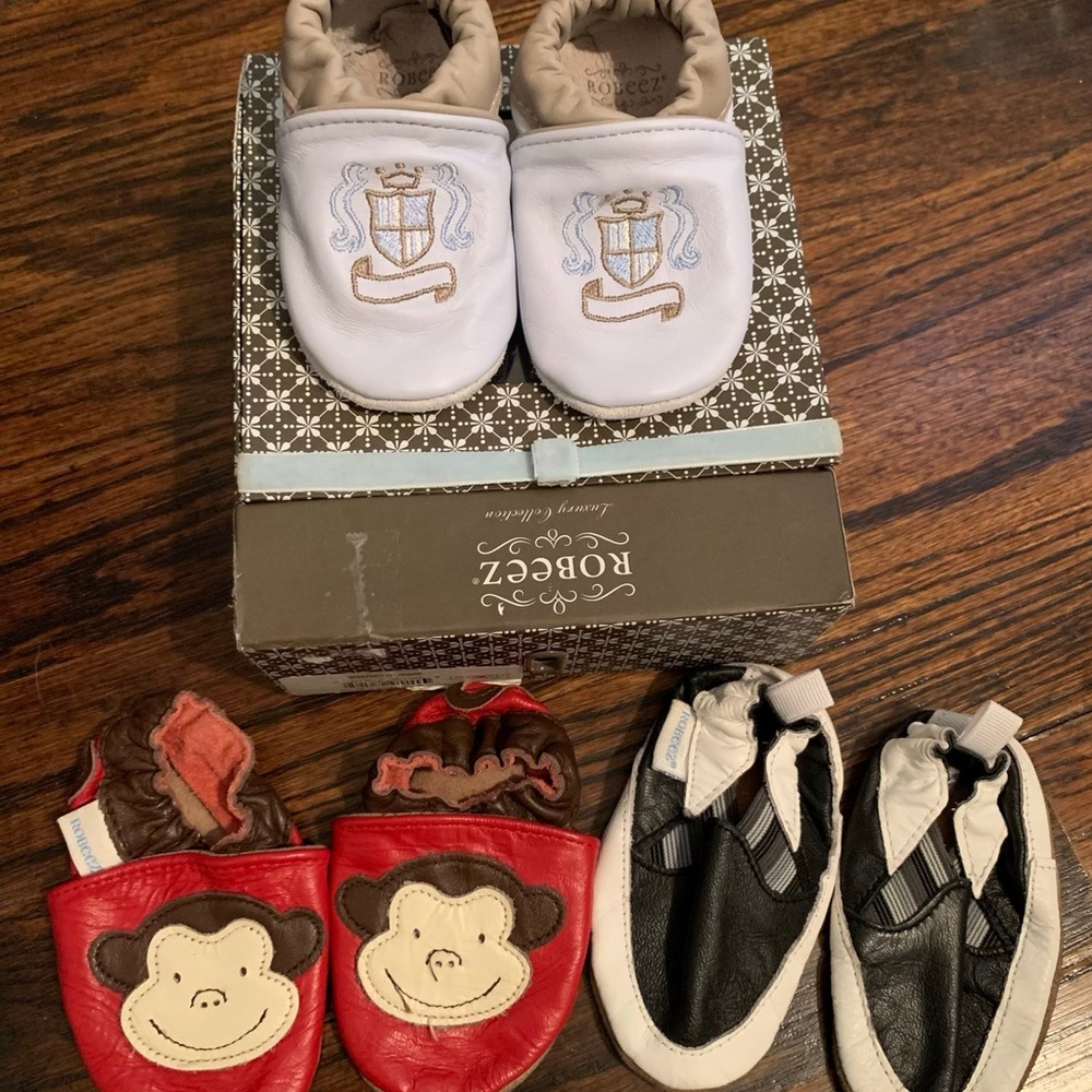 3 pairs of robeez